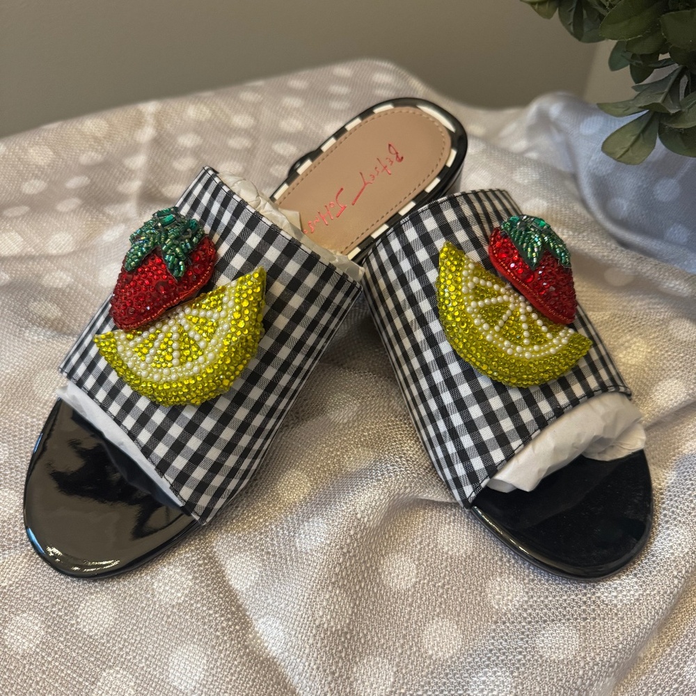 Betsey Johnson Lindyy Gingham Fruit Sandal Size 9 Brand New